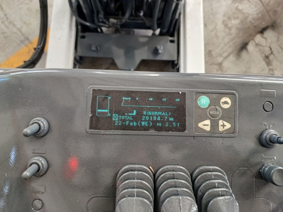 니찌유 1.3톤 전동 입식 지게차 FBRM13 75S 3단마스트 4.3M 외장형충전타입 2021년배터리