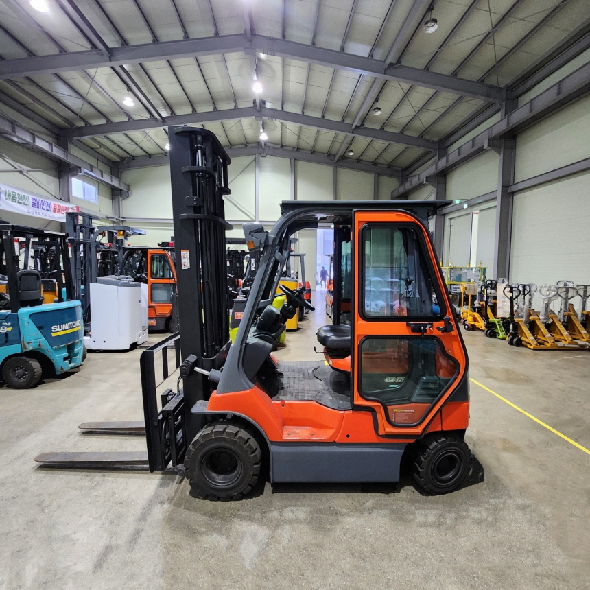 도요타 2.5톤 전동 지게차 7FBL-25 2단4M S/S+자(양) 캐빈 좌식 2016년 12월