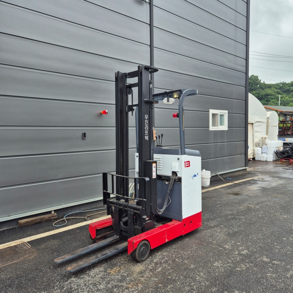 니찌유 1.3톤 전동 지게차 입식 ２단 4M