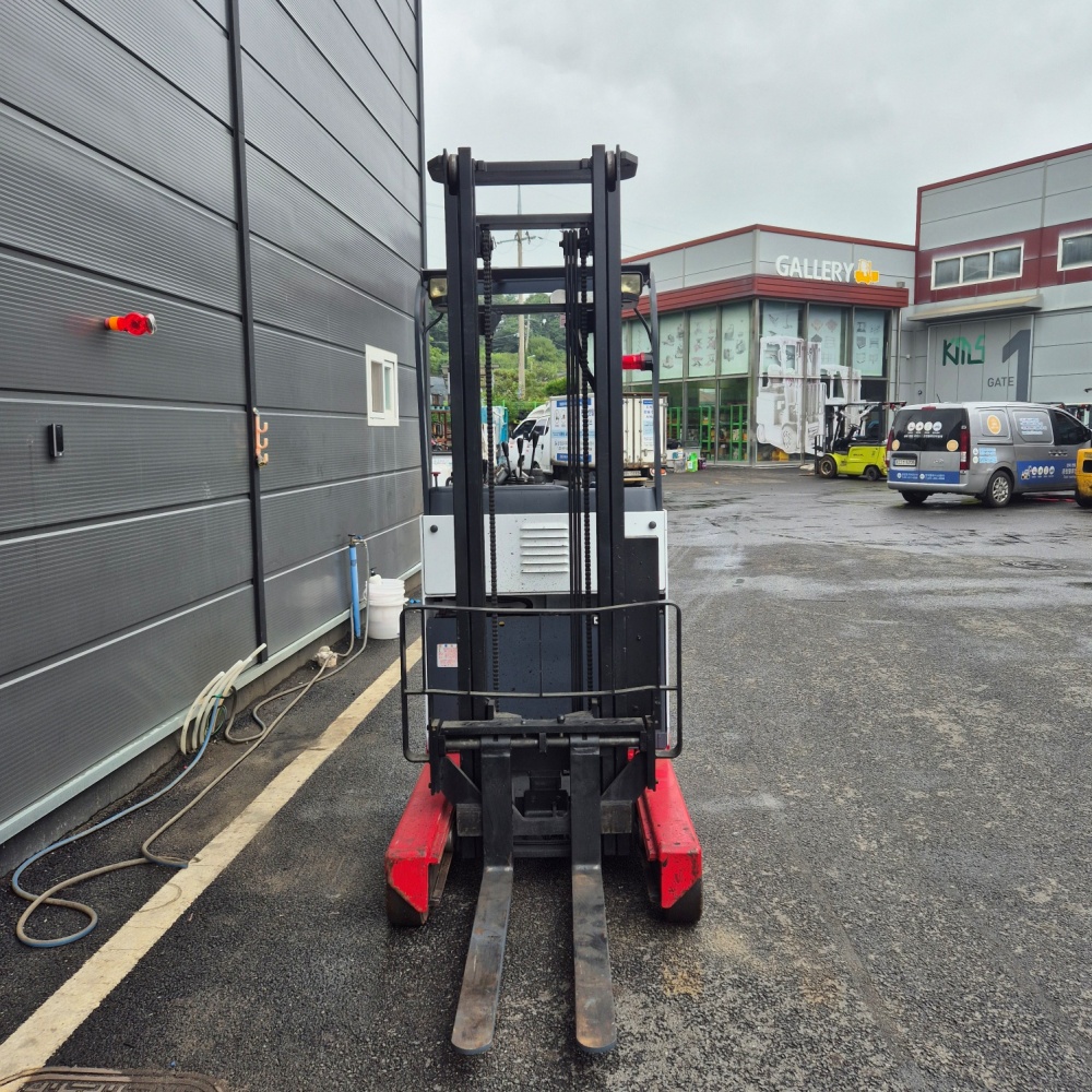 니찌유 1.3톤 전동 지게차 입식 ２단 4M