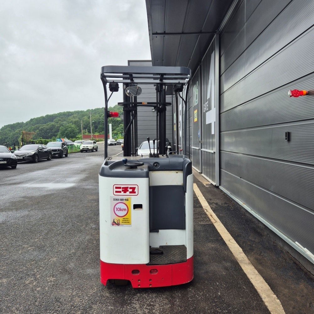 니찌유 1.3톤 전동 지게차 입식 ２단 4M
